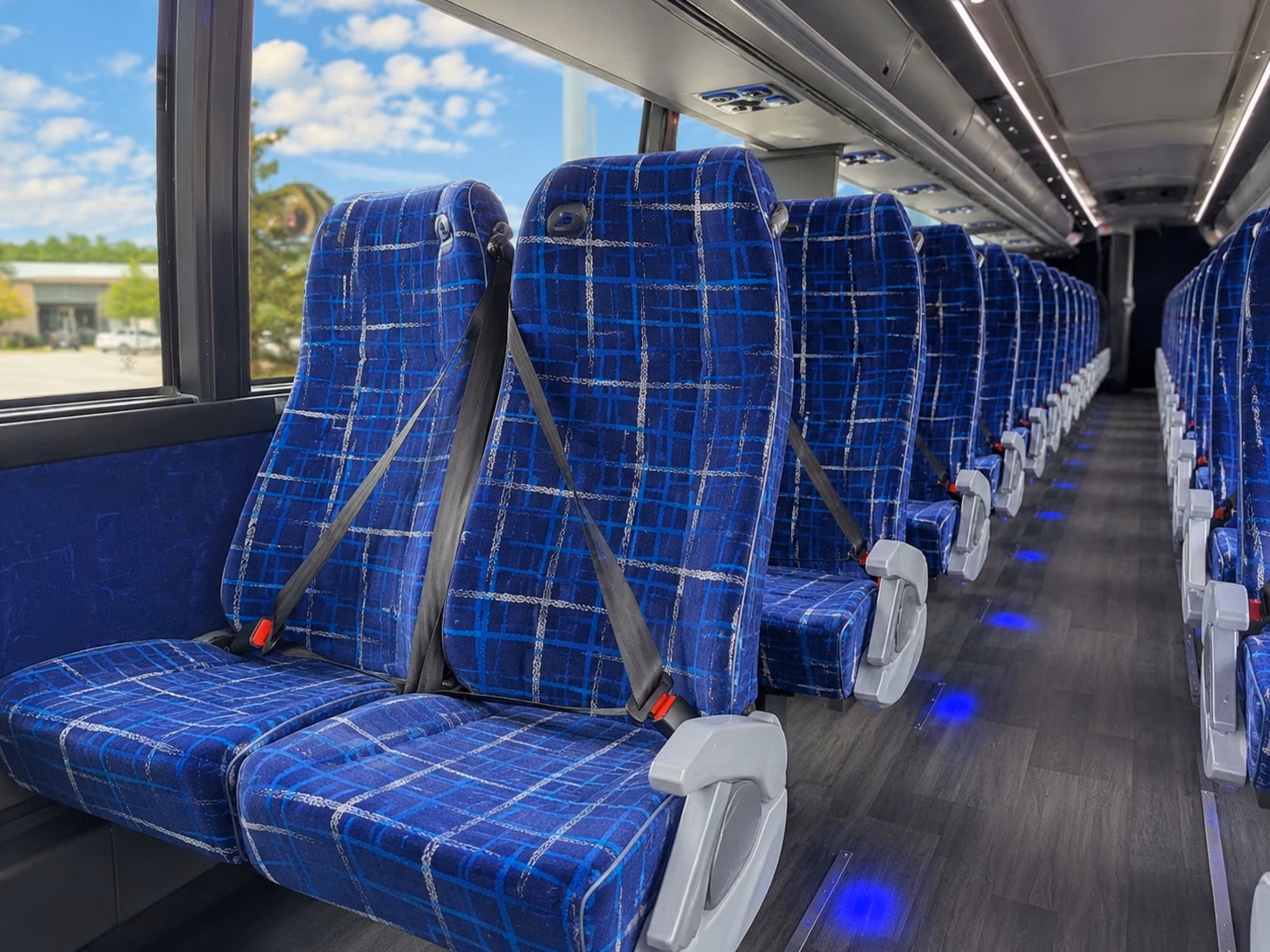 long distance charter bus trips from sioux city to omaha des moines and beyond
